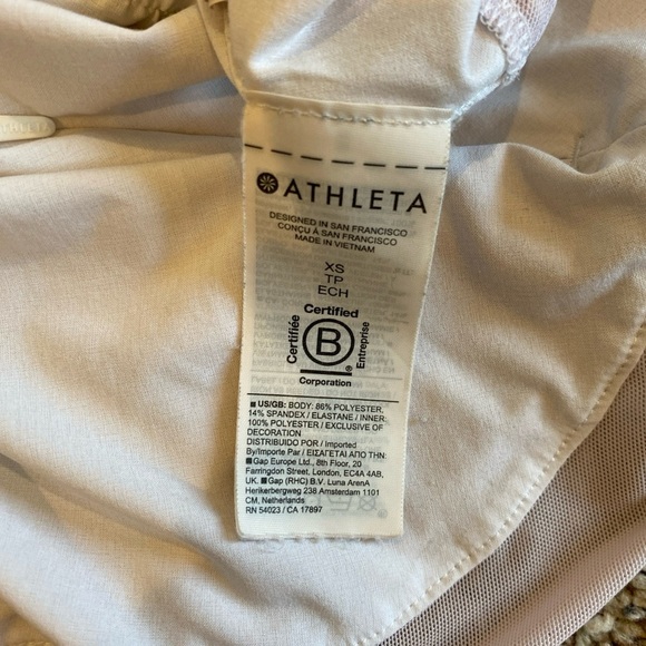 Athleta Mesh Racer Run Short  4” Inseam White Womens Size XS - Picture 8 of 8